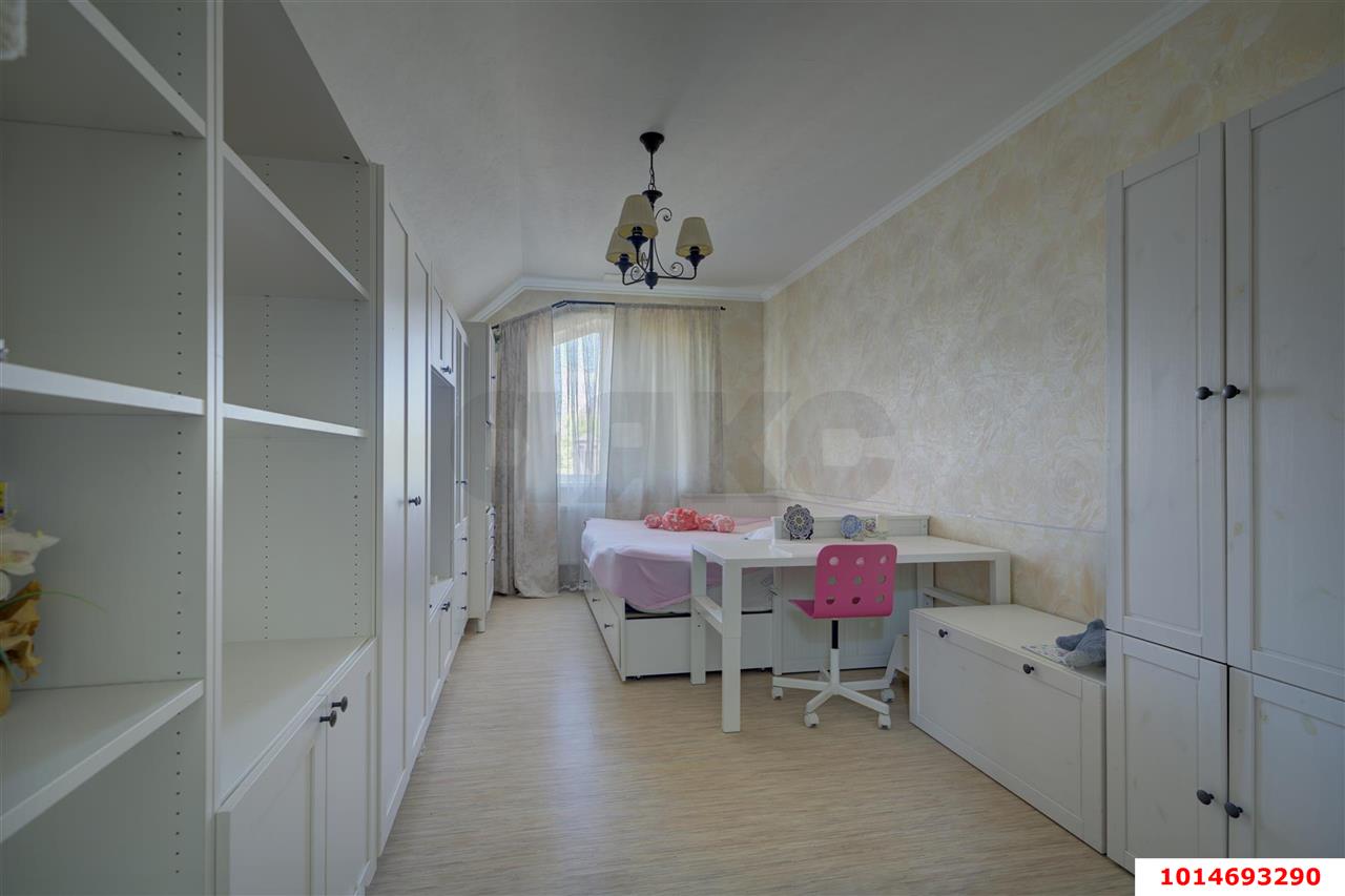 Фото №10: Дом <span class="whitespace-nowrap">140 м²</span> <span class="whitespace-nowrap">+ 4 сот.</span>, <span class="whitespace-nowrap">2 эт.</span> - Краснодар, Прикубанский внутригородской округ, Калинино, мкр. Завод Радиоизмерительных Приборов, ул. Добрая, 5
