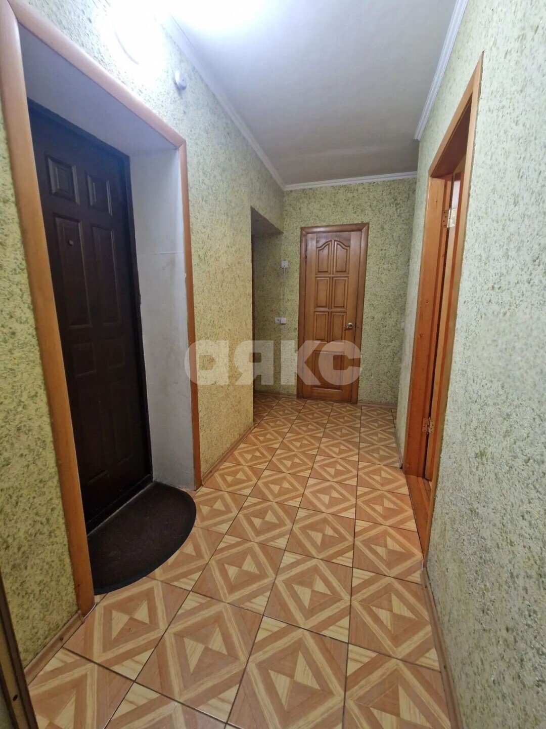 Фото №20: 2-комнатная квартира <span class="whitespace-nowrap">52 м²</span>, <span class="whitespace-nowrap">2/2 эт.</span> - Новокубанск, ул. Первомайская, 186