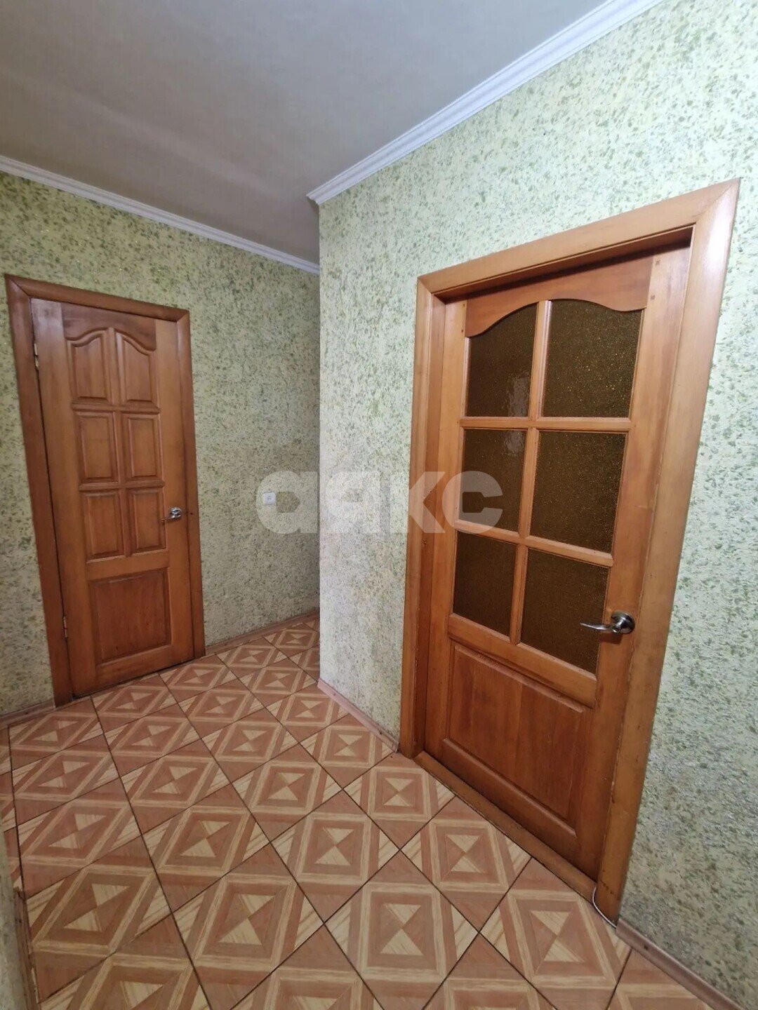 Фото №11: 2-комнатная квартира <span class="whitespace-nowrap">52 м²</span>, <span class="whitespace-nowrap">2/2 эт.</span> - Новокубанск, ул. Первомайская, 186