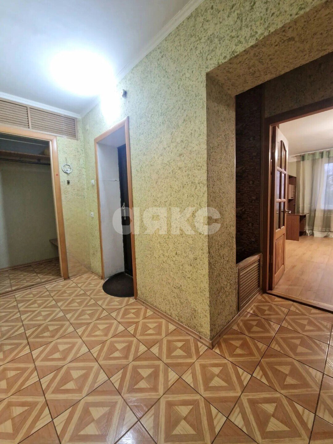 Фото №19: 2-комнатная квартира <span class="whitespace-nowrap">52 м²</span>, <span class="whitespace-nowrap">2/2 эт.</span> - Новокубанск, ул. Первомайская, 186