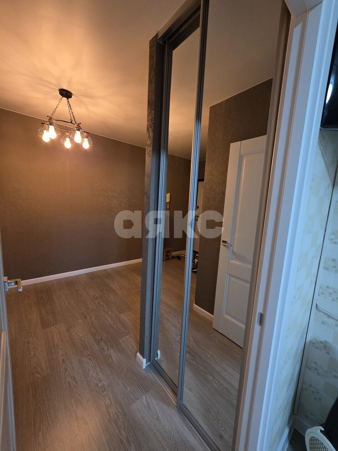 Фото №25: 3-комнатная квартира <span class="whitespace-nowrap">89 м²</span>, <span class="whitespace-nowrap">13/17 эт.</span> - Волгоград, р. Краснооктябрьский, ул. Хользунова, 18/1