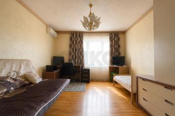 Фото №1: 2-комнатная квартира <span class="whitespace-nowrap">54 м²</span>, <span class="whitespace-nowrap">6/10 эт.</span> - Краснодар, мкр. Завод Измерительных Приборов, ул. имени 40-летия Победы, 33/1