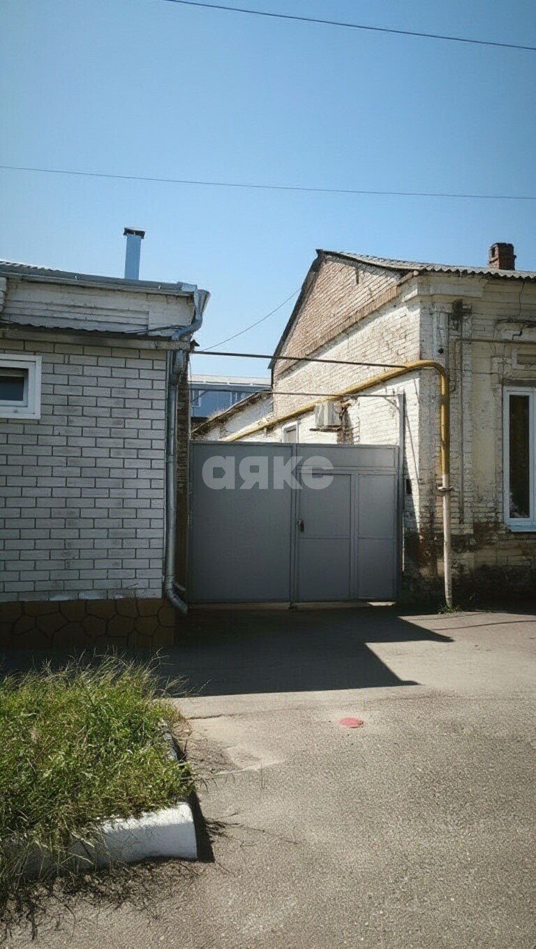 Фото №3: Таунхаус <span class="whitespace-nowrap">20 м²</span> <span class="whitespace-nowrap">+ 1 сот.</span>, <span class="whitespace-nowrap">1 эт.</span> - Армавир, ул. Ленина, 94