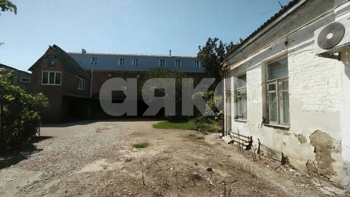 Фото №4: Таунхаус <span class="whitespace-nowrap">20 м²</span> <span class="whitespace-nowrap">+ 1 сот.</span>, <span class="whitespace-nowrap">1 эт.</span> - Армавир, ул. Ленина, 94