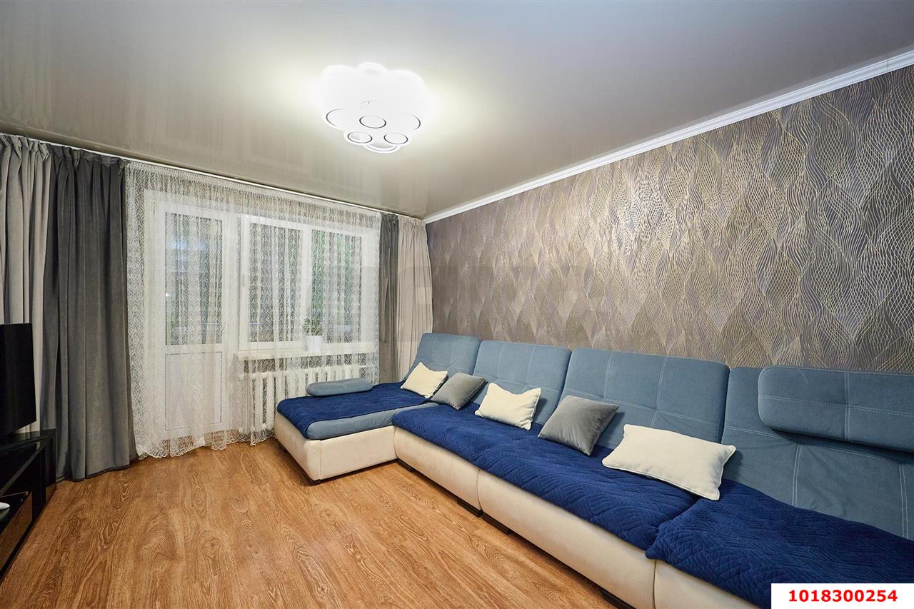 Фото №2: 3-комнатная квартира <span class="whitespace-nowrap">64 м²</span>, <span class="whitespace-nowrap">2/9 эт.</span> - Краснодар, Прикубанский внутригородской округ, мкр. Краевая Клиническая Больница, ул. имени 40-летия Победы, 65