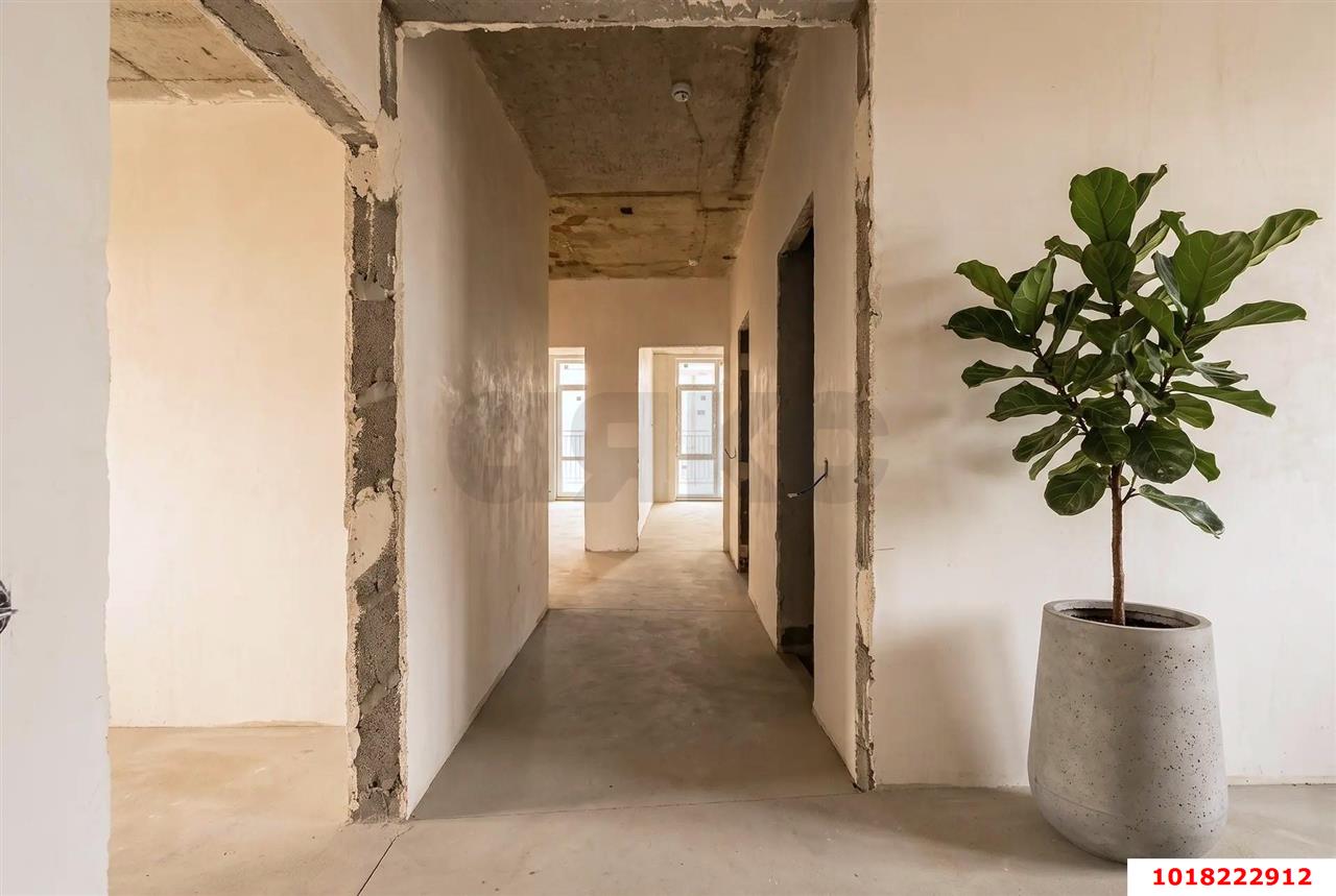 Фото №7: 2-комнатная квартира <span class="whitespace-nowrap">77 м²</span>, <span class="whitespace-nowrap">17/19 эт.</span> - Краснодар, Прикубанский внутригородской округ, мкр. Образцово, ул. Адмирала Макарова, 5