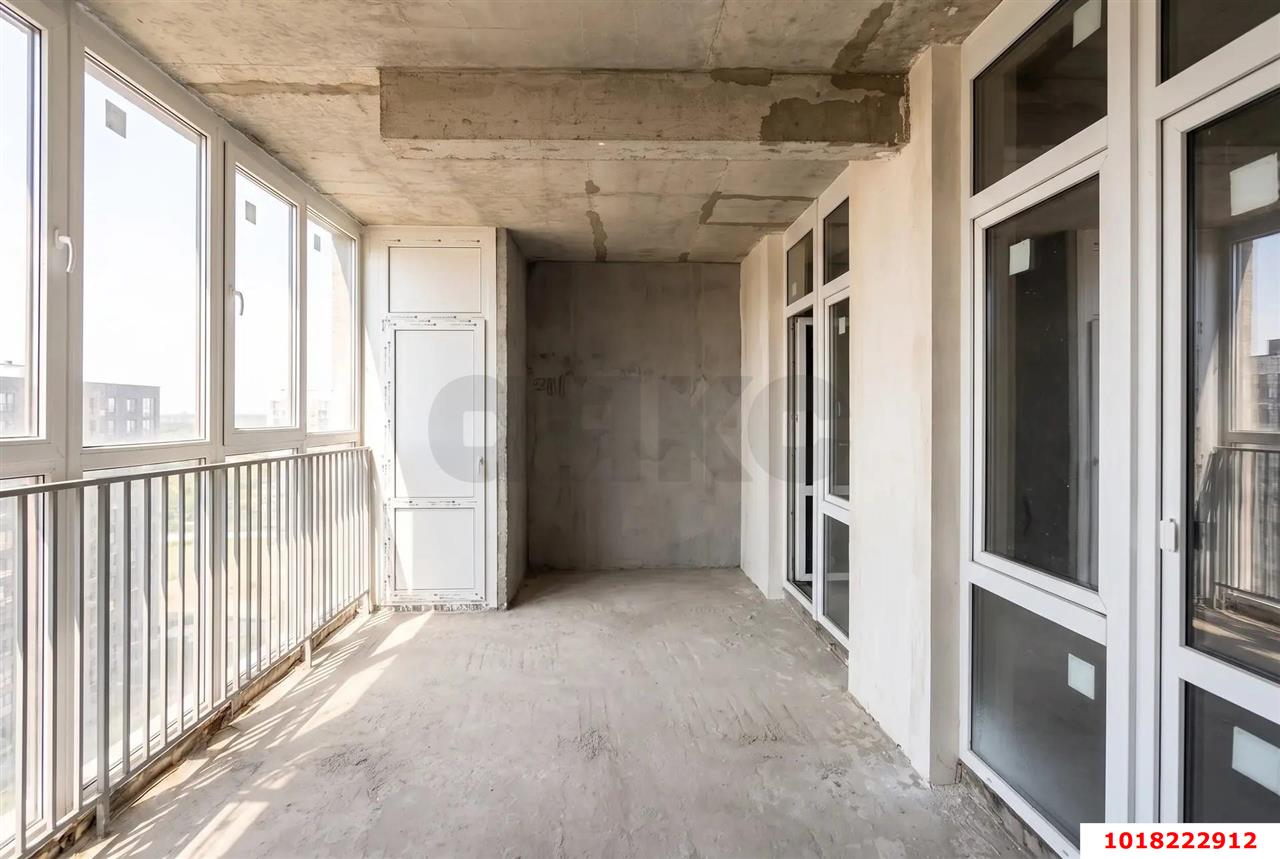 Фото №2: 2-комнатная квартира <span class="whitespace-nowrap">77 м²</span>, <span class="whitespace-nowrap">17/19 эт.</span> - Краснодар, Прикубанский внутригородской округ, мкр. Образцово, ул. Адмирала Макарова, 5