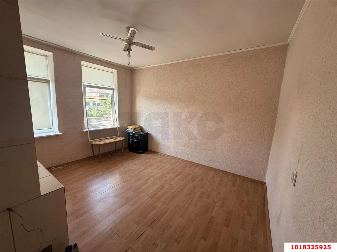Фото №1: 1-комнатная квартира <span class="whitespace-nowrap">18 м²</span>, <span class="whitespace-nowrap">2/2 эт.</span> - Краснодар, Центральный внутригородской округ, мкр. Центральный, ул. Янковского, 77