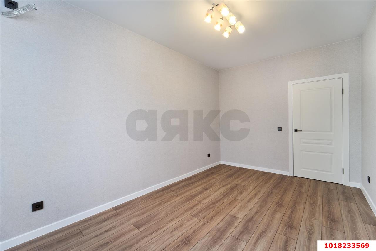 Фото №4: 1-комнатная квартира <span class="whitespace-nowrap">37 м²</span>, <span class="whitespace-nowrap">10/16 эт.</span> - Краснодар, Прикубанский внутригородской округ, мкр. ЖК Самолёт-6, ул. Ивана Беличенко, 92к5