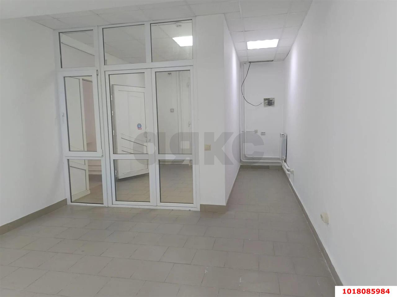Фото №1: Торговое помещение <span class="whitespace-nowrap">31 м²</span>, <span class="whitespace-nowrap">17 эт.</span> - Краснодар, Прикубанский внутригородской округ, ЖК Валентина, мкр. 9-й километр, ул. Можайского, 55