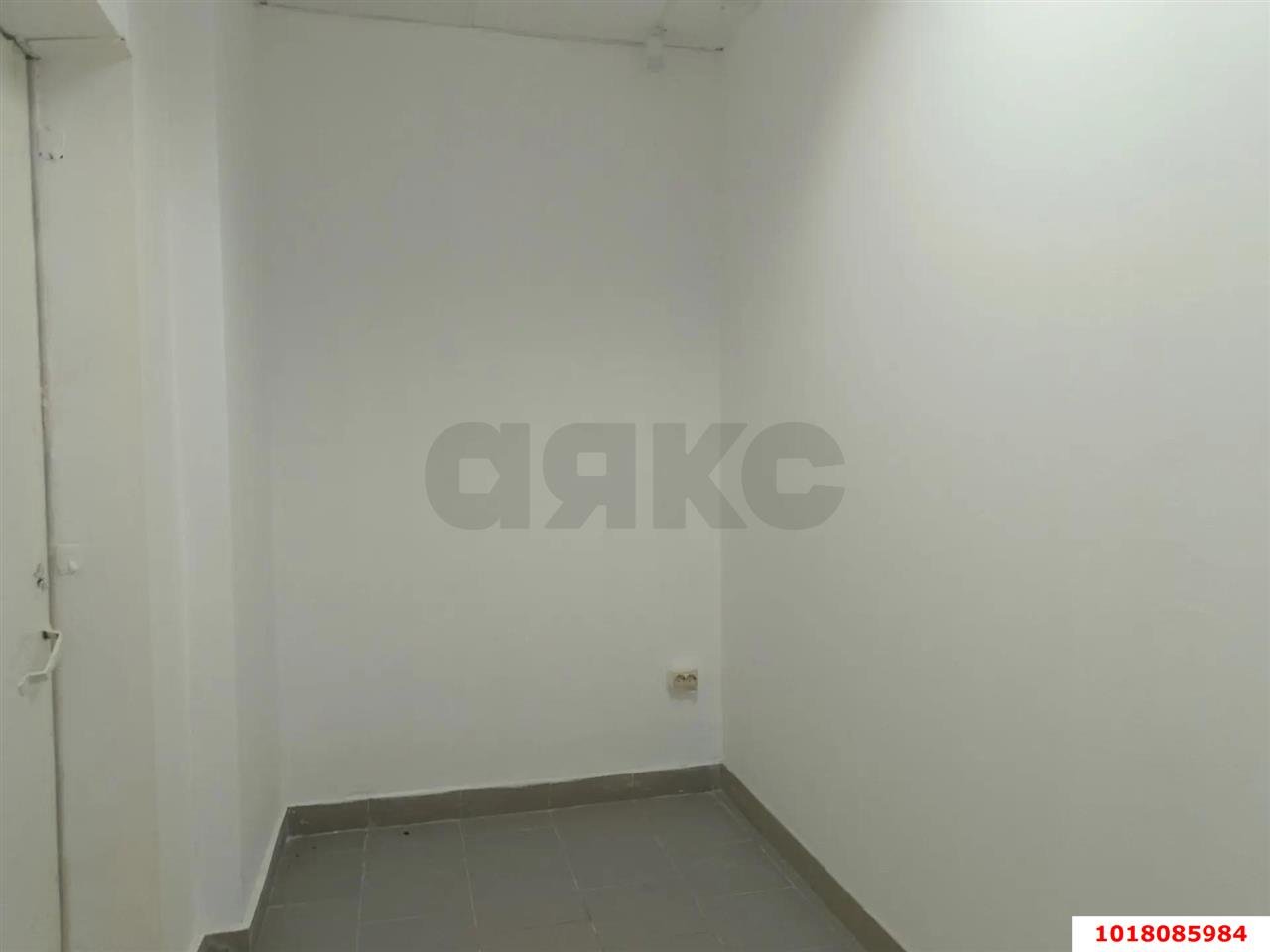 Фото №4: Торговое помещение <span class="whitespace-nowrap">31 м²</span>, <span class="whitespace-nowrap">17 эт.</span> - Краснодар, Прикубанский внутригородской округ, ЖК Валентина, мкр. 9-й километр, ул. Можайского, 55