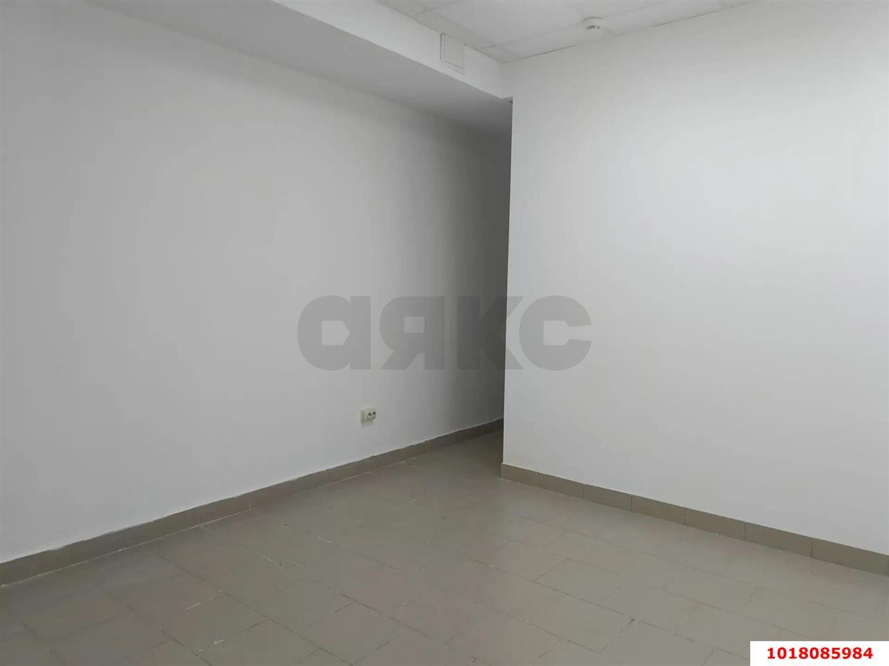 Фото №3: Торговое помещение <span class="whitespace-nowrap">31 м²</span>, <span class="whitespace-nowrap">17 эт.</span> - Краснодар, Прикубанский внутригородской округ, ЖК Валентина, мкр. 9-й километр, ул. Можайского, 55