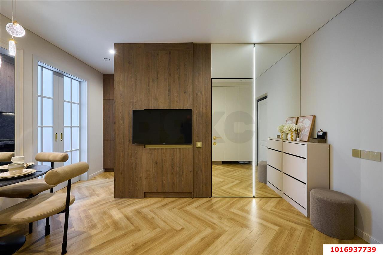 Фото №4: 1-комнатная квартира <span class="whitespace-nowrap">37 м²</span>, <span class="whitespace-nowrap">6/24 эт.</span> - Краснодар, Центральный внутригородской округ, Табачная Фабрика, мкр. ЖК Все Свои Вип, ул. Колхозная, 5/2к1