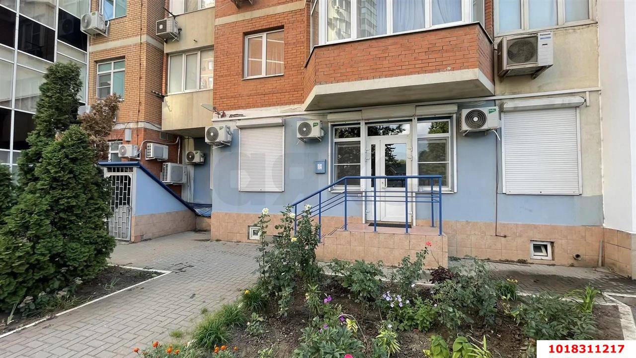 Фото №1: Студия <span class="whitespace-nowrap">79 м²</span>, <span class="whitespace-nowrap">1/17 эт.</span> - Краснодар, Карасунский внутригородской округ, мкр. Комсомольский, ул. Тюляева, 2/1