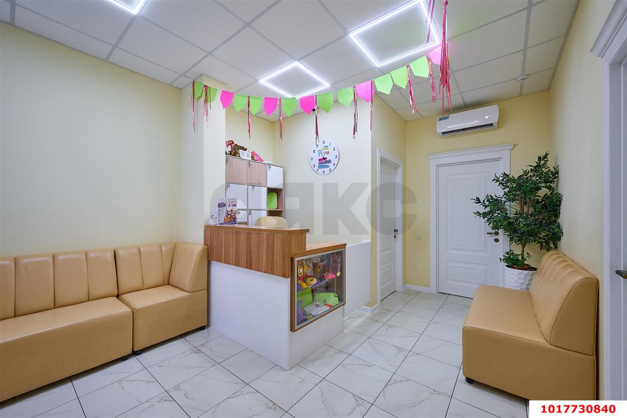 Фото №25: Студия <span class="whitespace-nowrap">70 м²</span>, <span class="whitespace-nowrap">1/16 эт.</span> - Краснодар, Прикубанский внутригородской округ, Славянский, мкр. Светлоград, ул. Красных Партизан, 1/4к8