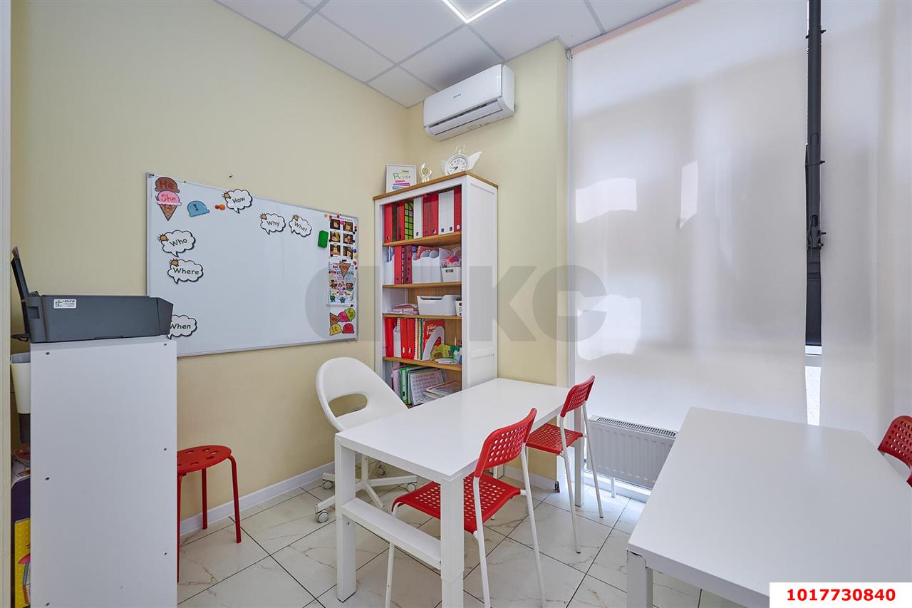 Фото №11: Студия <span class="whitespace-nowrap">70 м²</span>, <span class="whitespace-nowrap">1/16 эт.</span> - Краснодар, Прикубанский внутригородской округ, Славянский, мкр. Светлоград, ул. Красных Партизан, 1/4к8