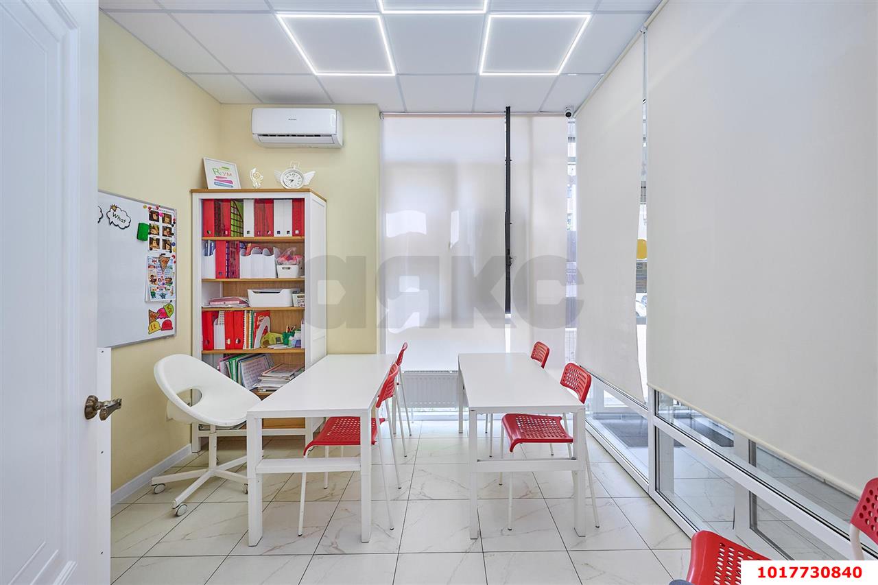 Фото №14: Студия <span class="whitespace-nowrap">70 м²</span>, <span class="whitespace-nowrap">1/16 эт.</span> - Краснодар, Прикубанский внутригородской округ, Славянский, мкр. Светлоград, ул. Красных Партизан, 1/4к8