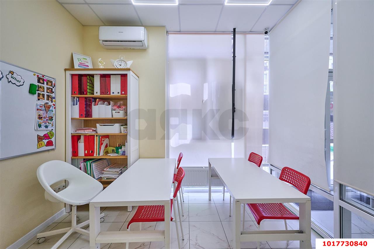 Фото №9: Студия <span class="whitespace-nowrap">70 м²</span>, <span class="whitespace-nowrap">1/16 эт.</span> - Краснодар, Прикубанский внутригородской округ, Славянский, мкр. Светлоград, ул. Красных Партизан, 1/4к8
