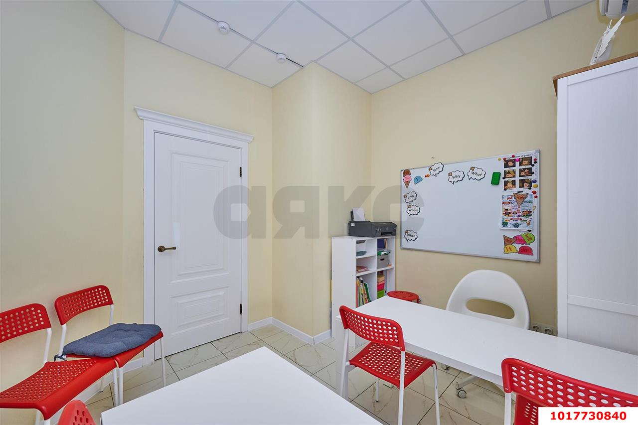 Фото №13: Студия <span class="whitespace-nowrap">70 м²</span>, <span class="whitespace-nowrap">1/16 эт.</span> - Краснодар, Прикубанский внутригородской округ, Славянский, мкр. Светлоград, ул. Красных Партизан, 1/4к8