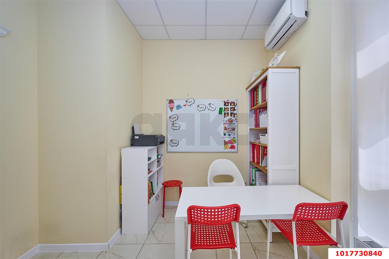 Фото №12: Студия <span class="whitespace-nowrap">70 м²</span>, <span class="whitespace-nowrap">1/16 эт.</span> - Краснодар, Прикубанский внутригородской округ, Славянский, мкр. Светлоград, ул. Красных Партизан, 1/4к8