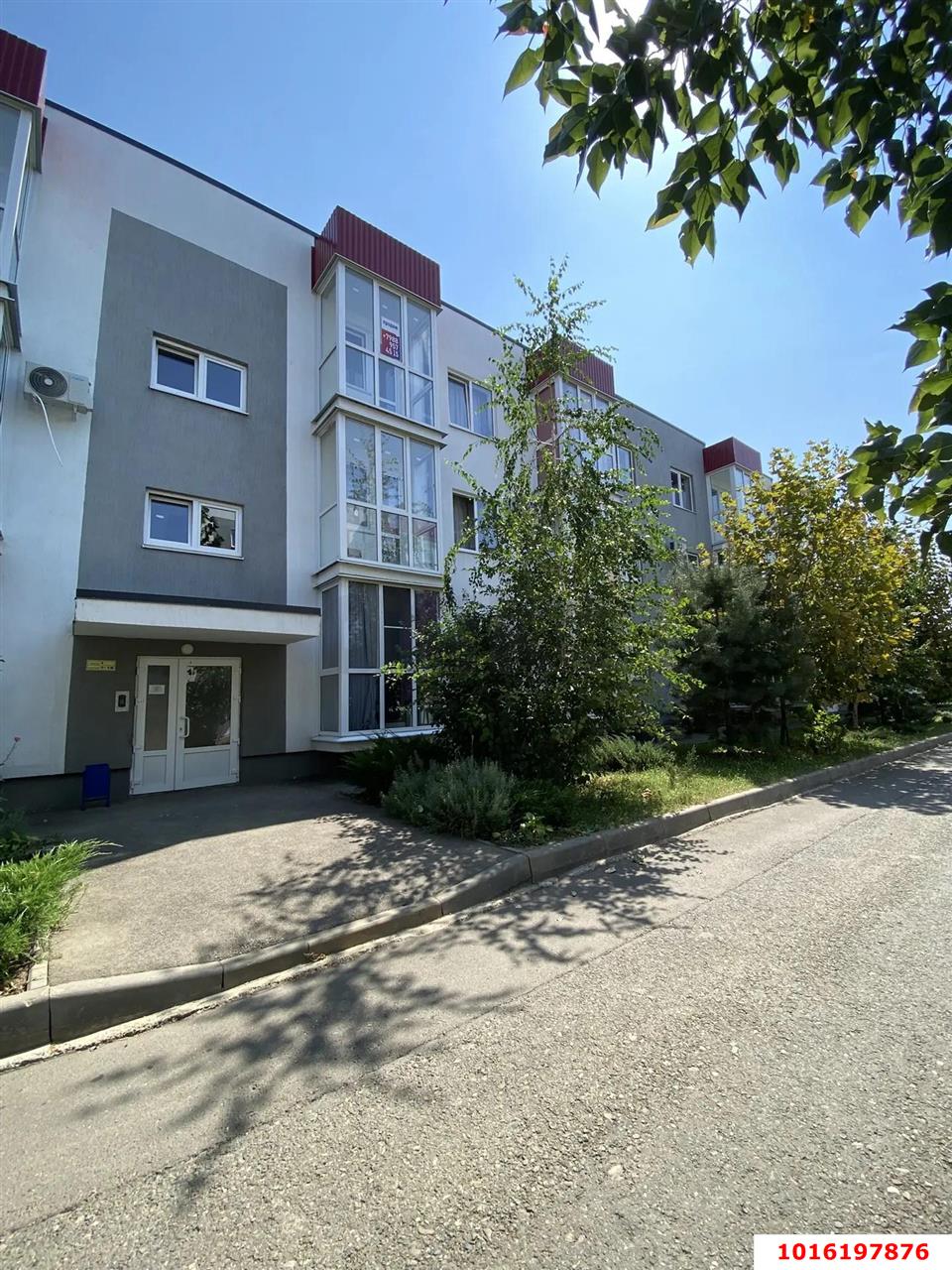 Фото №1: Студия <span class="whitespace-nowrap">32 м²</span>, <span class="whitespace-nowrap">3/3 эт.</span> - Краснодар, Прикубанский внутригородской округ, мкр. жилой комплекс Новая Португалия, ул. Лиссабонская, 109к21