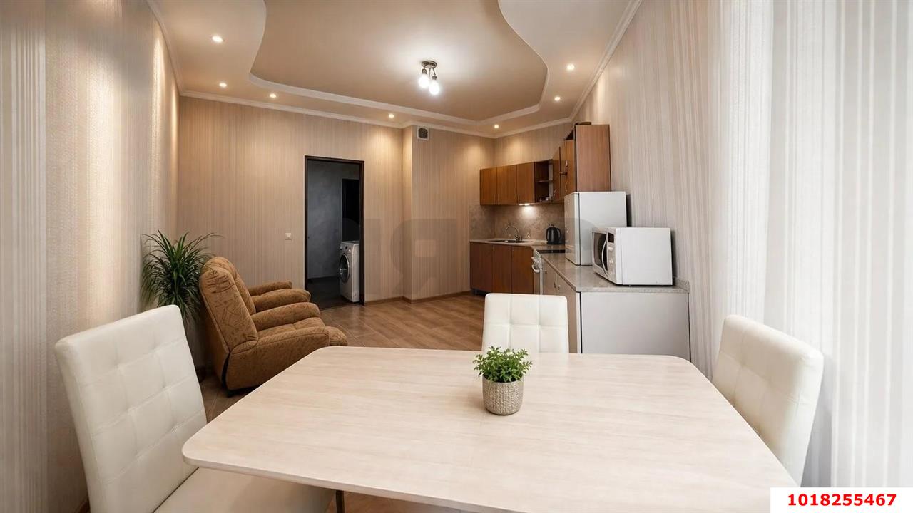 Фото №1: 2-комнатная квартира <span class="whitespace-nowrap">90 м²</span>, <span class="whitespace-nowrap">4/24 эт.</span> - Краснодар, Западный внутригородской округ, ЖК Новый Город, мкр. Юбилейный, б-р Клары Лучко, 14к2