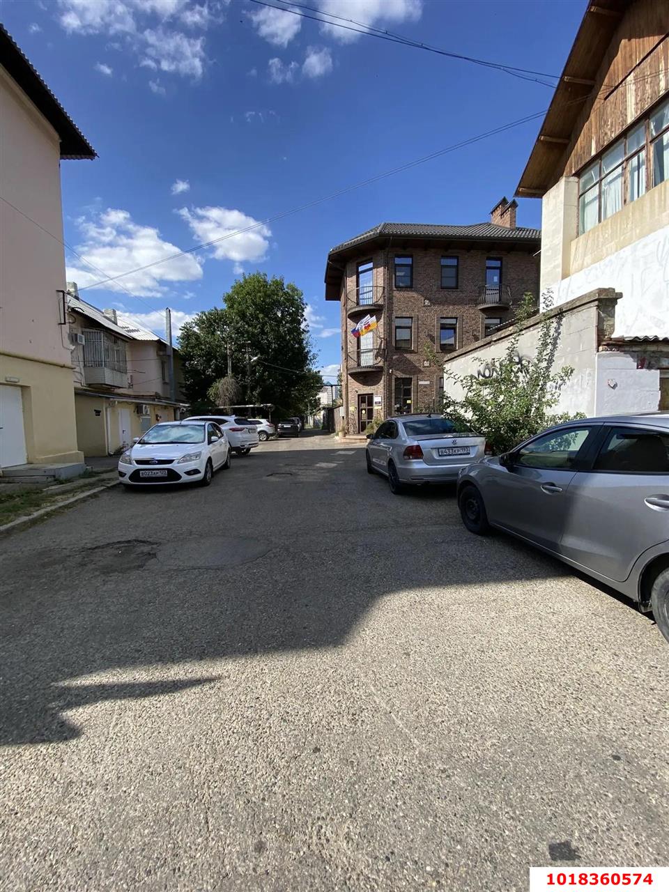 Фото №15: Студия <span class="whitespace-nowrap">30 м²</span>, <span class="whitespace-nowrap">1/2 эт.</span> - Краснодар, мкр. Западный внутригородской округ, ул. имени Дзержинского, 22
