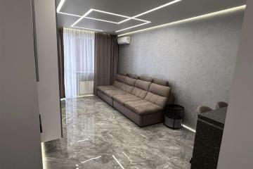 Фото №1: 2-комнатная квартира <span class="whitespace-nowrap">50 м²</span>, <span class="whitespace-nowrap">2/16 эт.</span> - Краснодар, мкр. жилой комплекс Самолёт-4, ул. Константина Гондаря, 99