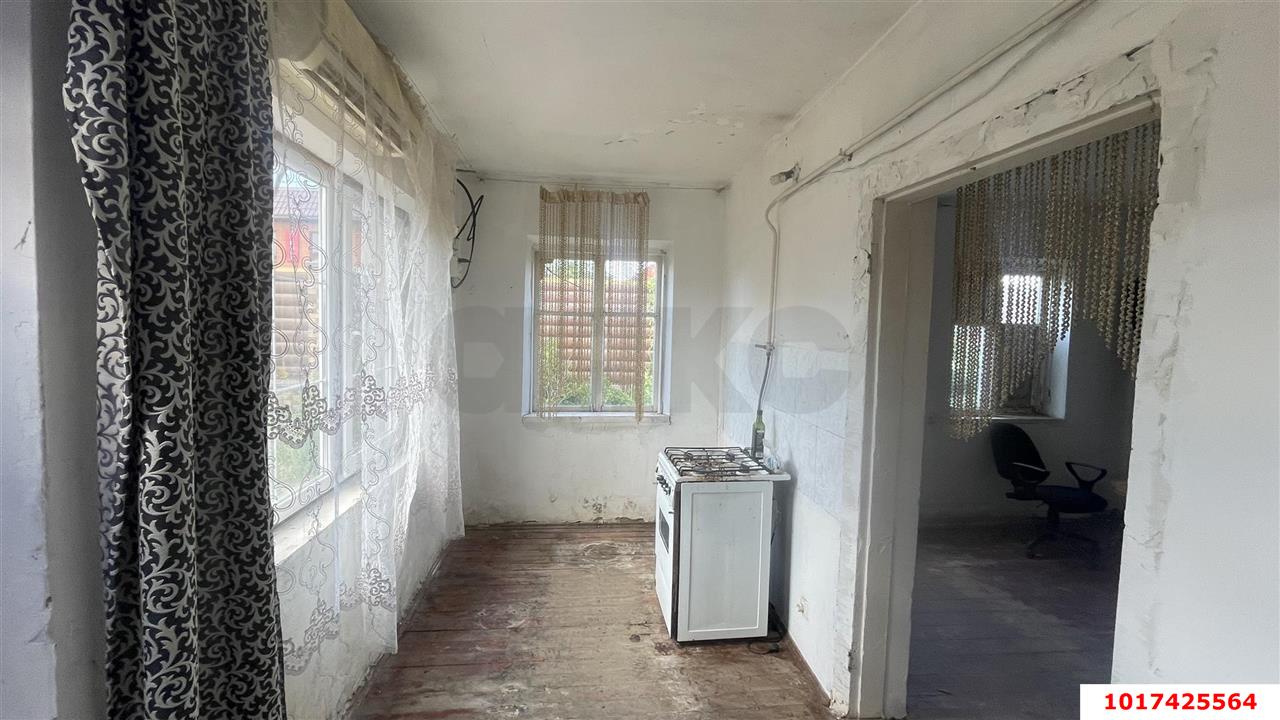 Фото №5: Дом <span class="whitespace-nowrap">38 м²</span> <span class="whitespace-nowrap">+ 3 сот.</span>, <span class="whitespace-nowrap">1 эт.</span> - Тахтамукай, ул. Ленина, 48