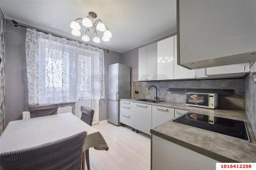 Фото №1: 2-комнатная квартира <span class="whitespace-nowrap">58 м²</span>, <span class="whitespace-nowrap">17/17 эт.</span> - Краснодар, мкр. жилой комплекс Кремлёвские Ворота, ул. Кореновская, 2к2