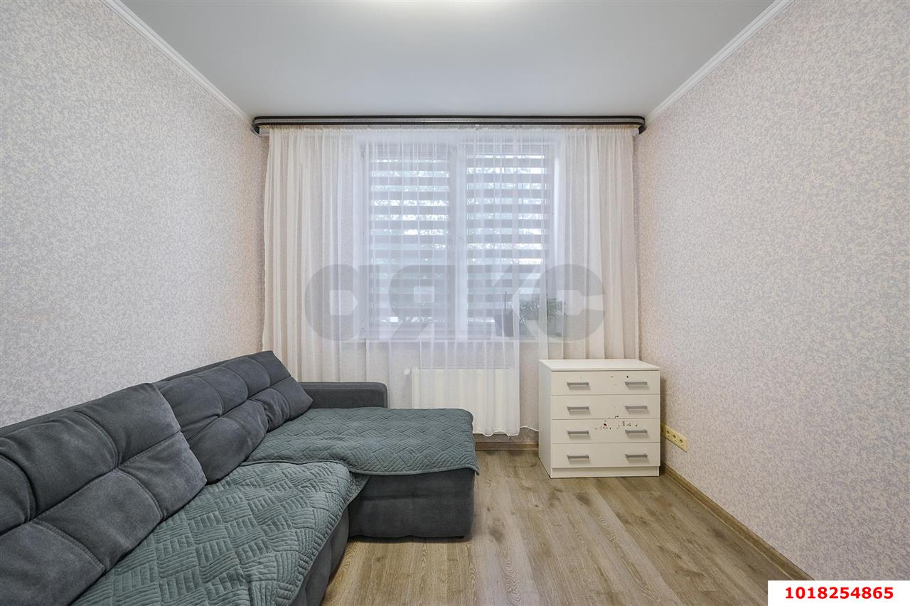 Фото №3: 1-комнатная квартира <span class="whitespace-nowrap">32 м²</span>, <span class="whitespace-nowrap">1/10 эт.</span> - Краснодар, Прикубанский внутригородской округ, Славянский, мкр. Светлоград, ул. Красных Партизан, 1/3к7