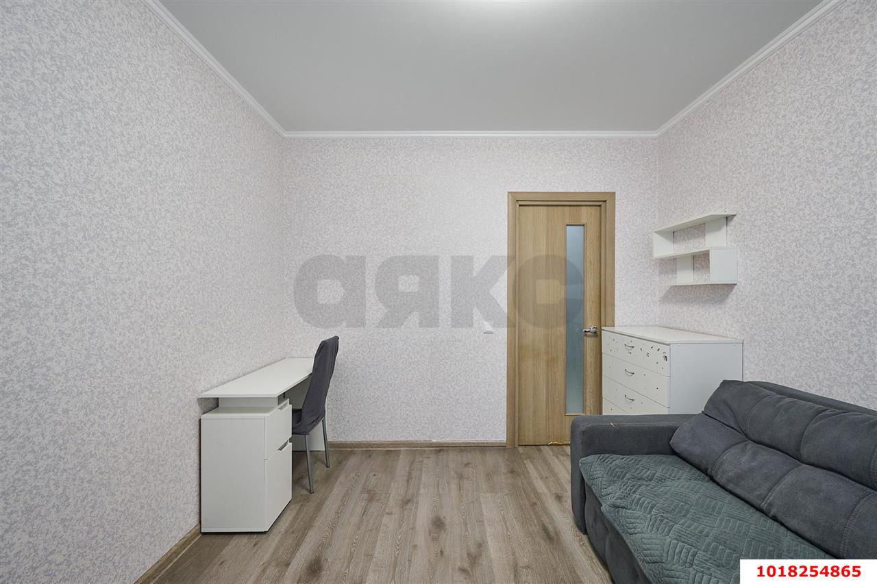 Фото №5: 1-комнатная квартира <span class="whitespace-nowrap">32 м²</span>, <span class="whitespace-nowrap">1/10 эт.</span> - Краснодар, Прикубанский внутригородской округ, Славянский, мкр. Светлоград, ул. Красных Партизан, 1/3к7