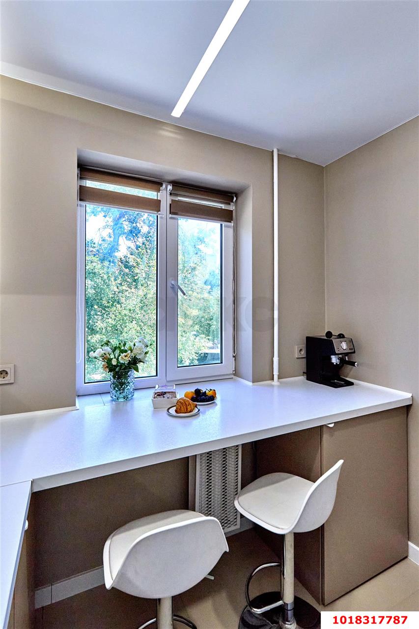 Фото №5: 2-комнатная квартира <span class="whitespace-nowrap">42 м²</span>, <span class="whitespace-nowrap">2/5 эт.</span> - Краснодар, Западный внутригородской округ, мкр. Фестивальный, ул. имени Тургенева, 122