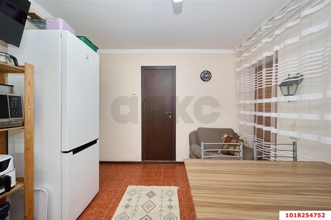 Фото №4: Дом <span class="whitespace-nowrap">82 м²</span> <span class="whitespace-nowrap">+ 8 сот.</span>, <span class="whitespace-nowrap">1 эт.</span> - Адыгейск, ул. Казанукайская, 1