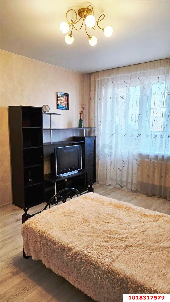 Фото №3: 1-комнатная квартира <span class="whitespace-nowrap">41 м²</span>, <span class="whitespace-nowrap">3/16 эт.</span> - Краснодар, Карасунский внутригородской округ, Гидростроителей, мкр. ЖК Феникс, ул. имени В.Н. Мачуги, 6/2к1