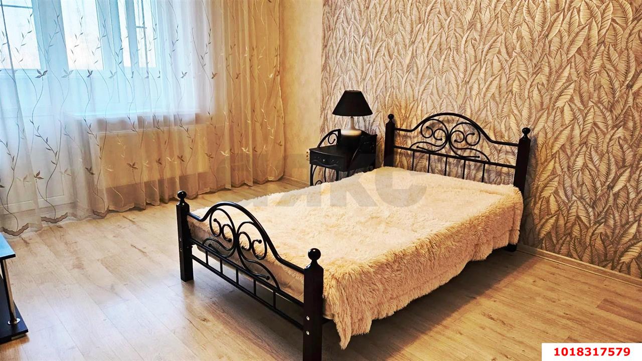 Фото №1: 1-комнатная квартира <span class="whitespace-nowrap">41 м²</span>, <span class="whitespace-nowrap">3/16 эт.</span> - Краснодар, Карасунский внутригородской округ, Гидростроителей, мкр. ЖК Феникс, ул. имени В.Н. Мачуги, 6/2к1