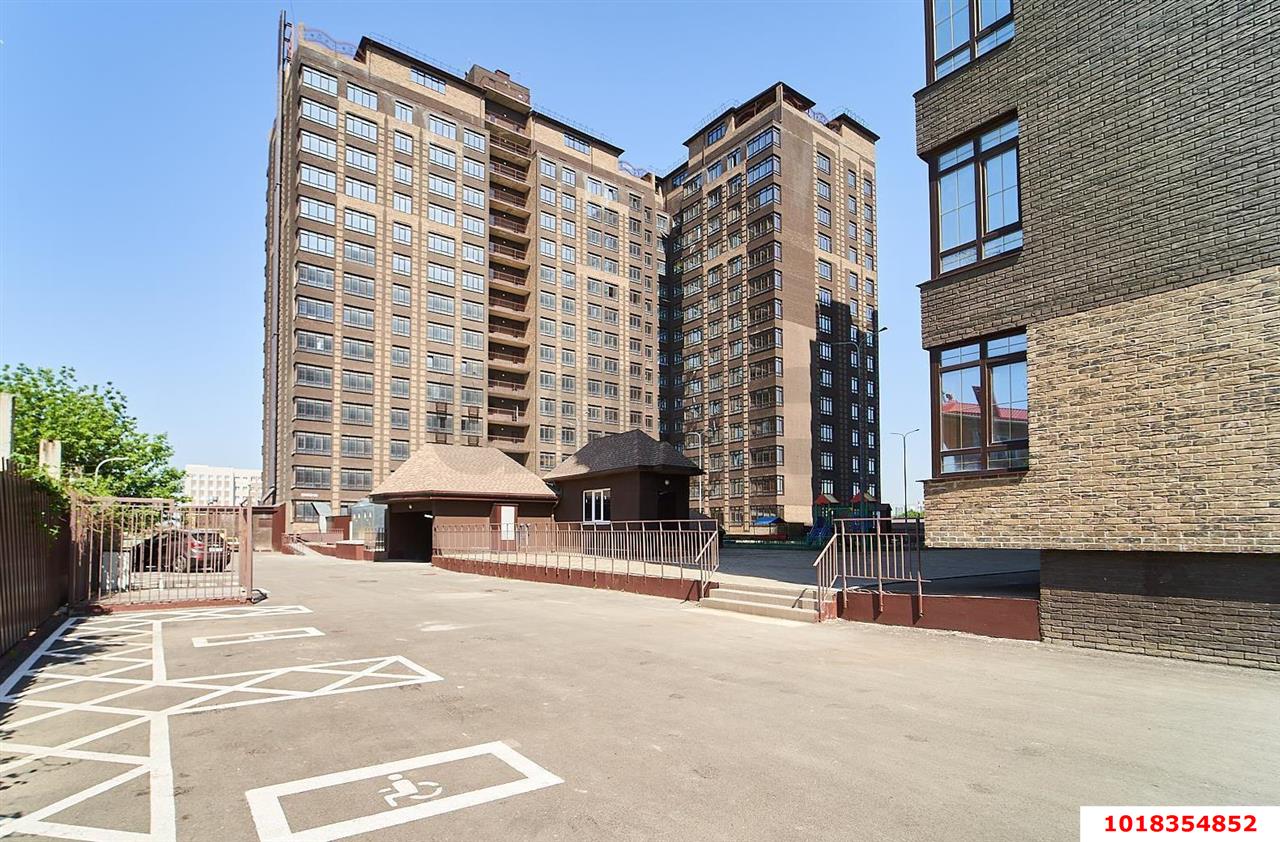 Фото №12: 3-комнатная квартира <span class="whitespace-nowrap">86 м²</span>, <span class="whitespace-nowrap">1/16 эт.</span> - Краснодар, Прикубанский внутригородской округ, мкр. 9-й километр, ул. Ярославская, 113к1