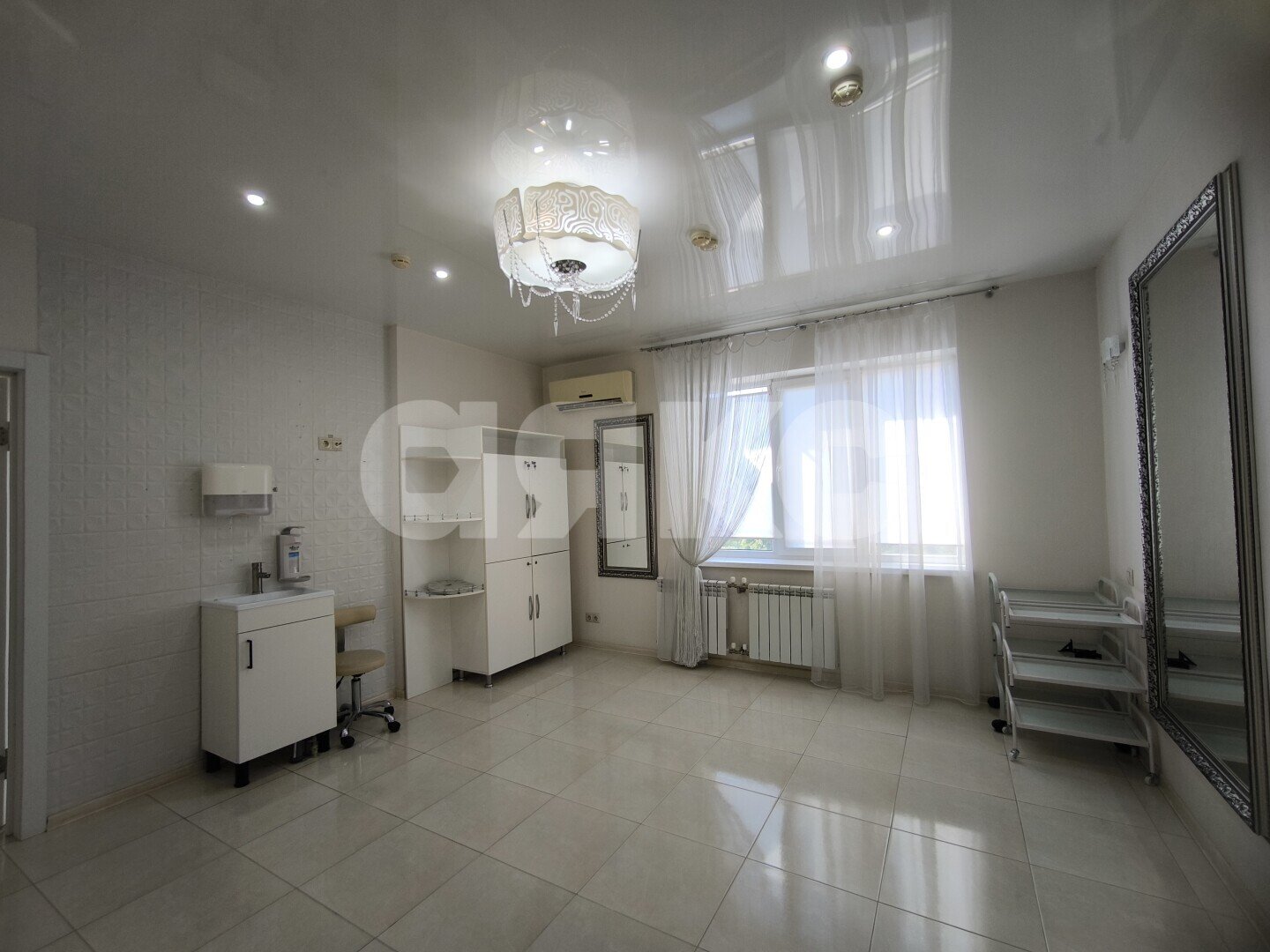 Фото №10: Коммерция <span class="whitespace-nowrap">61 м²</span>, <span class="whitespace-nowrap">1/9 эт.</span> - Горячий Ключ, мкр. Администрация, ул. Объездная, 2В