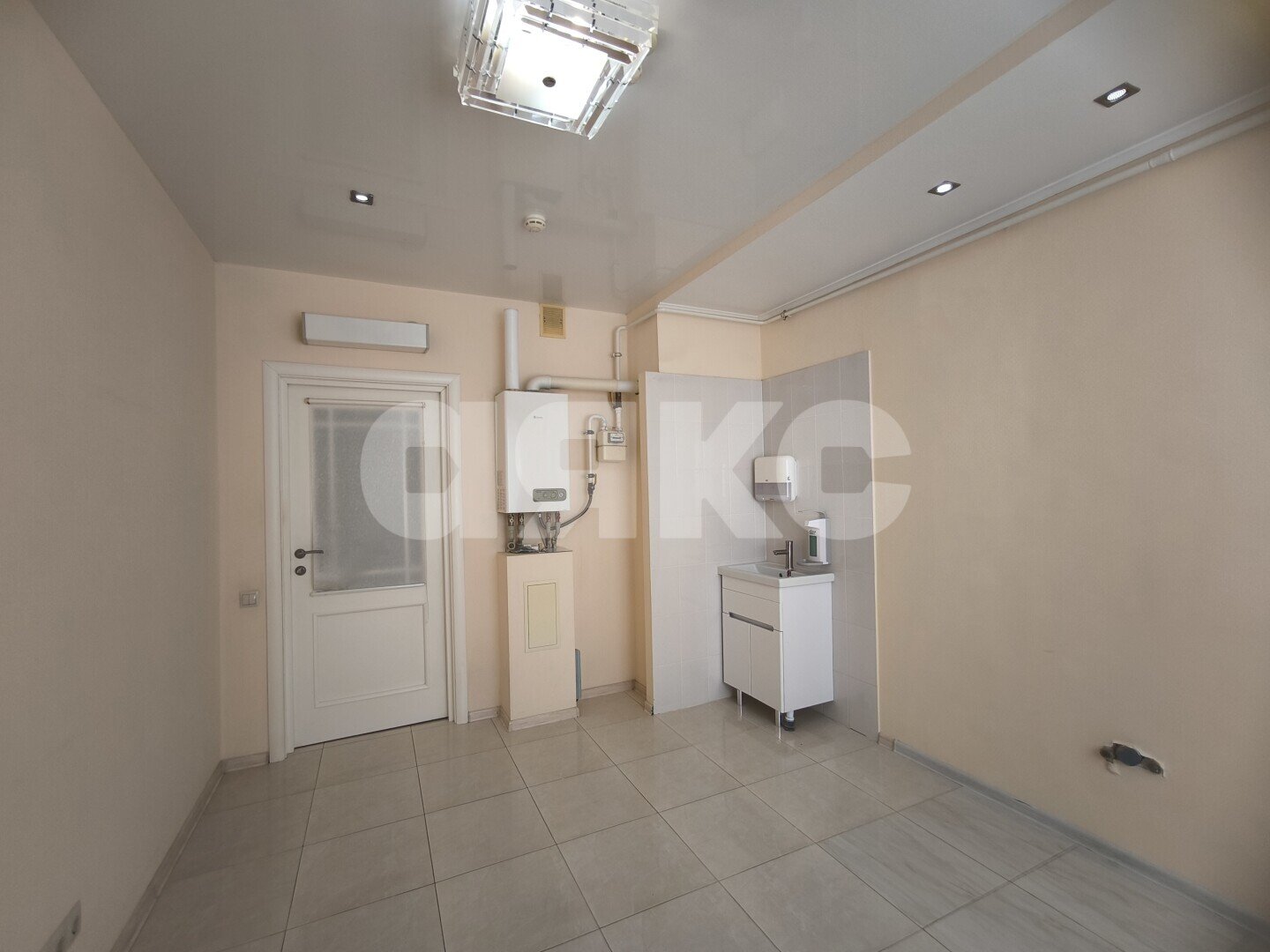 Фото №7: Коммерция <span class="whitespace-nowrap">61 м²</span>, <span class="whitespace-nowrap">1/9 эт.</span> - Горячий Ключ, мкр. Администрация, ул. Объездная, 2В