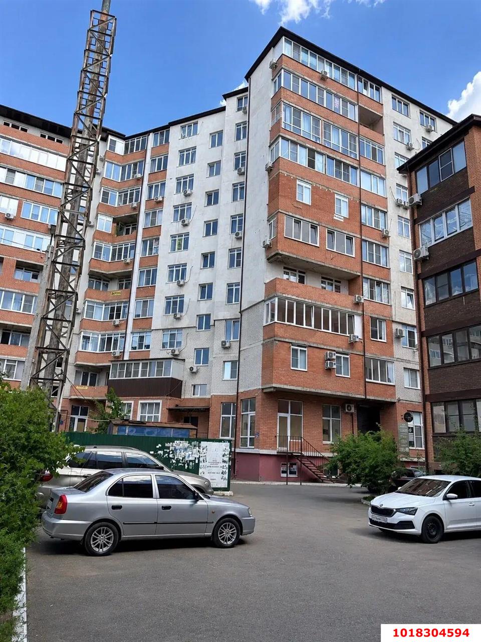 Фото №1: 3-комнатная квартира <span class="whitespace-nowrap">100 м²</span>, <span class="whitespace-nowrap">9/10 эт.</span> - Краснодар, Прикубанский внутригородской округ, мкр. Музыкальный, ул. Агрохимическая, 136/1