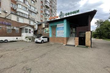 Фото №1: Торговое помещение <span class="whitespace-nowrap">399 м²</span>, <span class="whitespace-nowrap">1/15 эт.</span> - Краснодар, мкр. Юбилейный, пр-кт Чекистов, 1