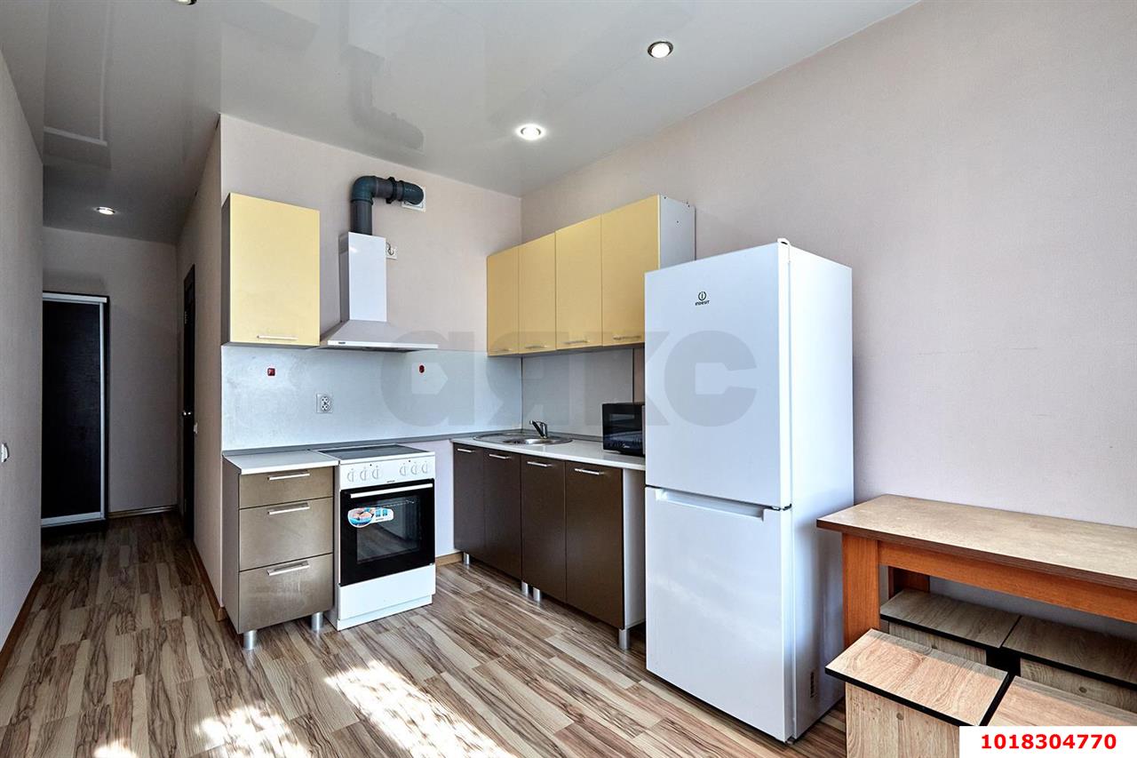 Фото №3: 1-комнатная квартира <span class="whitespace-nowrap">40 м²</span>, <span class="whitespace-nowrap">11/16 эт.</span> - Краснодар, Прикубанский внутригородской округ, 2-я Площадка, мкр. жилой комплекс Кремлёвские Ворота, ул. Кореновская, 2к3