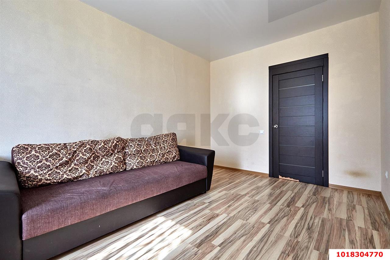 Фото №4: 1-комнатная квартира <span class="whitespace-nowrap">40 м²</span>, <span class="whitespace-nowrap">11/16 эт.</span> - Краснодар, Прикубанский внутригородской округ, 2-я Площадка, мкр. жилой комплекс Кремлёвские Ворота, ул. Кореновская, 2к3