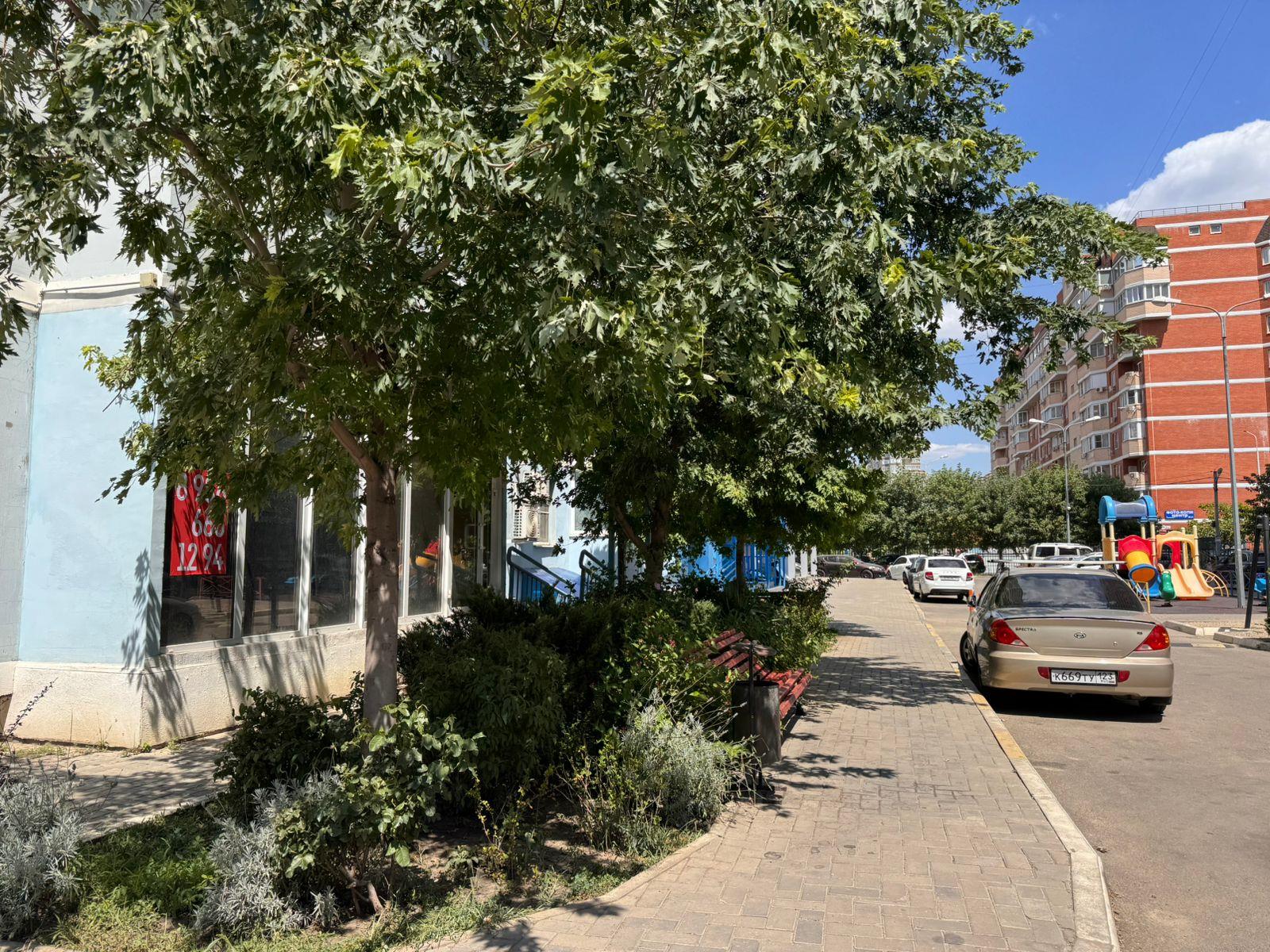 Фото №6: Коммерция 63 м² - Краснодар, Прикубанский внутригородской округ, ЖК Три Кита, имени Петра Метальникова, Завод Радиоизмерительных Приборов, мкр. жилой комплекс Три Кита, ул. Московская, 131к2