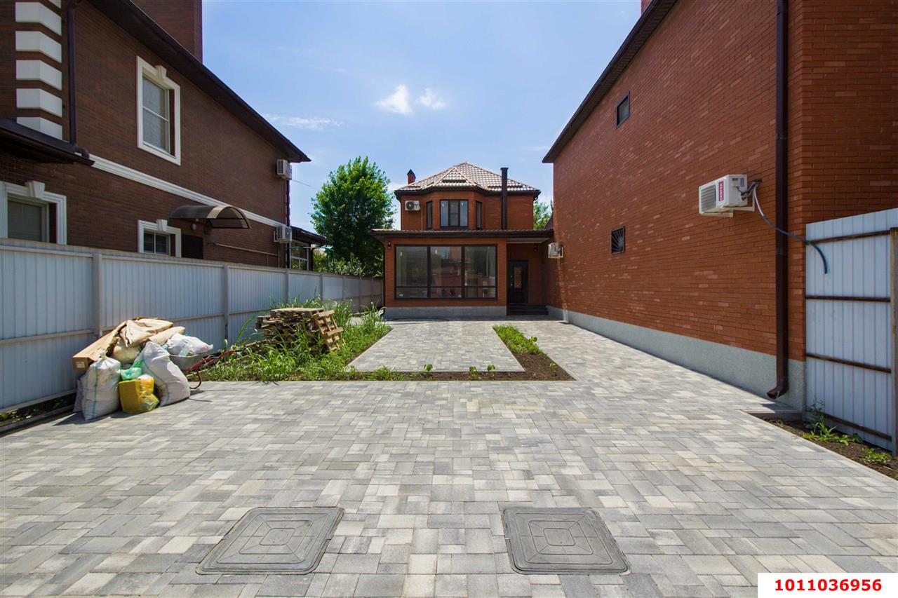 Фото №1: Дом 200 м² + 4 сот. - Краснодар, Завод Радиоизмерительных Приборов, Калинино, мкр. Прикубанский внутригородской округ, ул. Ивана Кожедуба, 46