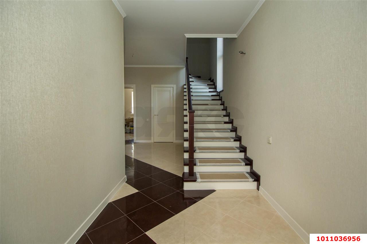 Фото №9: Дом 200 м² + 4 сот. - Краснодар, Завод Радиоизмерительных Приборов, Калинино, мкр. Прикубанский внутригородской округ, ул. Ивана Кожедуба, 46