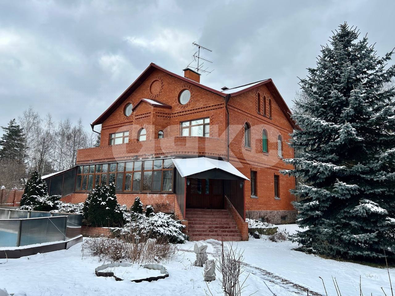 Фото №1: Дом 329 м² + 1918 сот. - Устиновка, КИЗ Устиновка, 37
