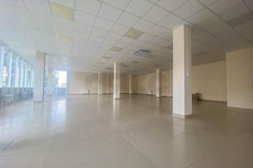 Фото №4: Торговое помещение 430 м² - Российский, мкр. Прикубанский внутригородской округ, ул. имени В.М. Комарова, 26/1
