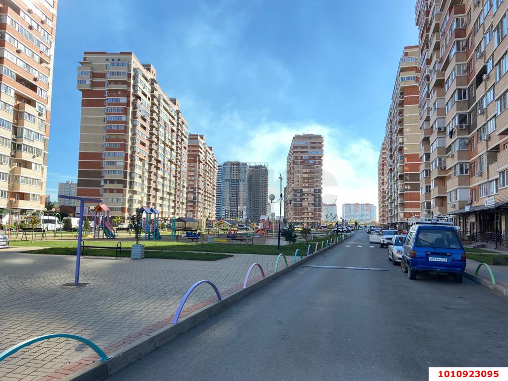 Фото №1: Торговое помещение 91 м² - Краснодар, жилой комплекс Премьера, ул. Автолюбителей, 1/7к1