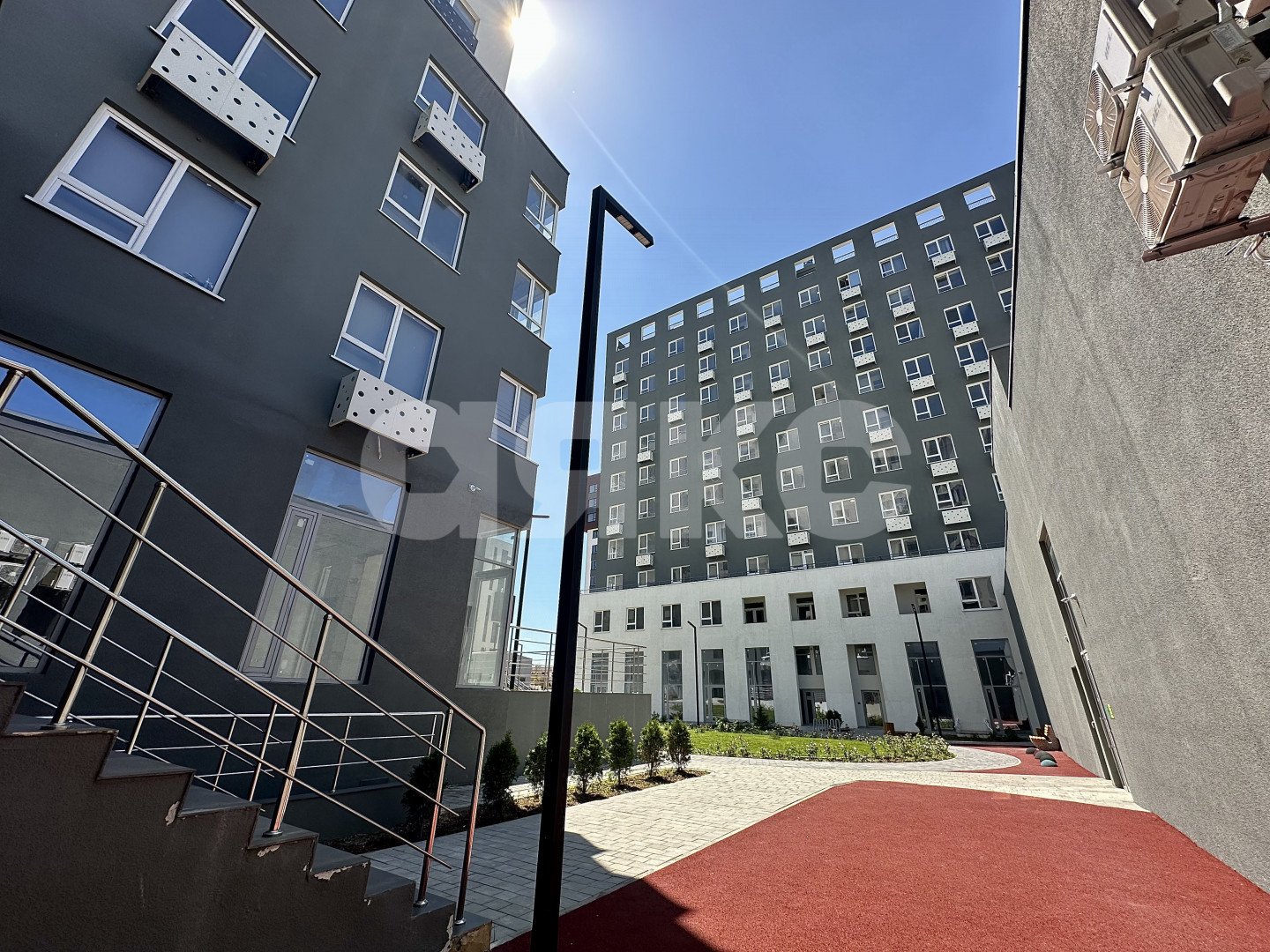 Фото №1: 2-комнатная квартира 52 м² - Симферополь, жилой комплекс Инжир, пр-кт Александра Суворова, 97